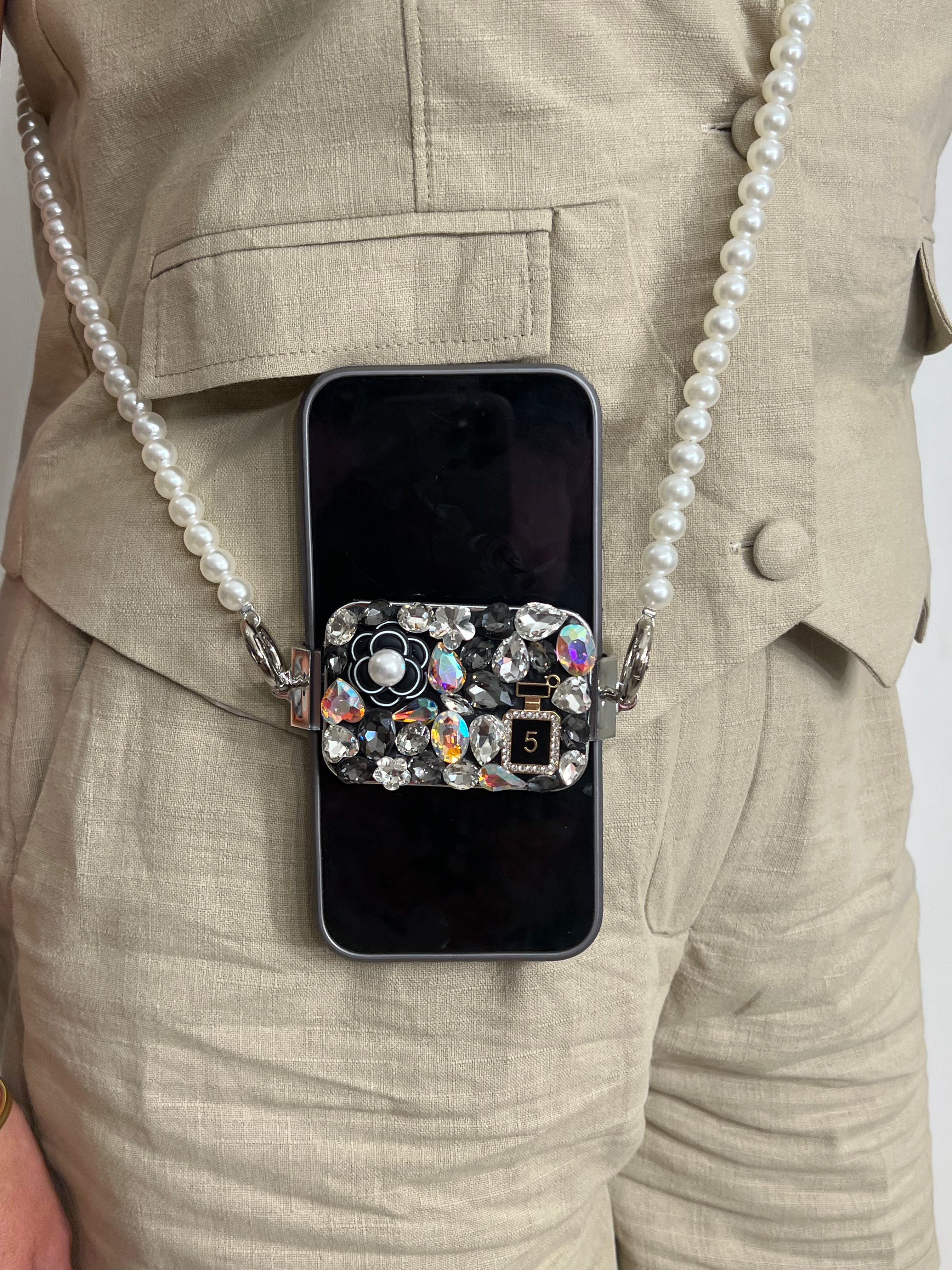 Elegant Pearl Phone Strap with Crystal Flower Holder